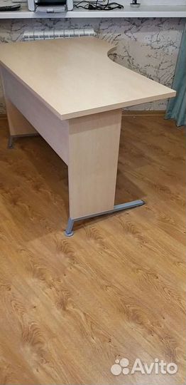 Письменный стол угловой