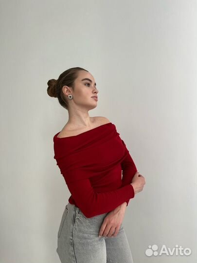 Кофта с открытими плечами