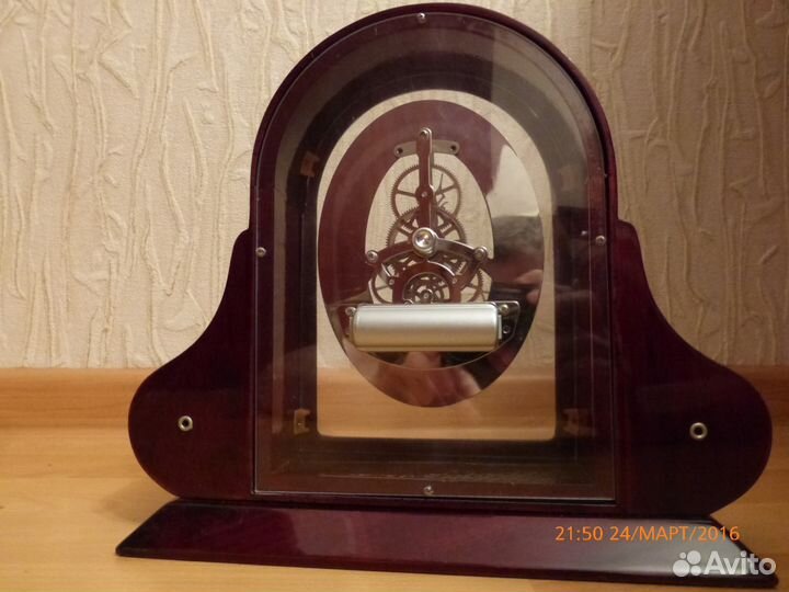 Часы настольные, натуральное дерево
