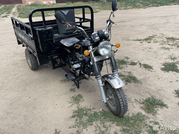 Продам трицикл лифан 200 кубов