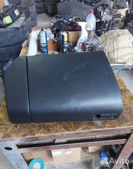 Бардачок mazda 3 bk