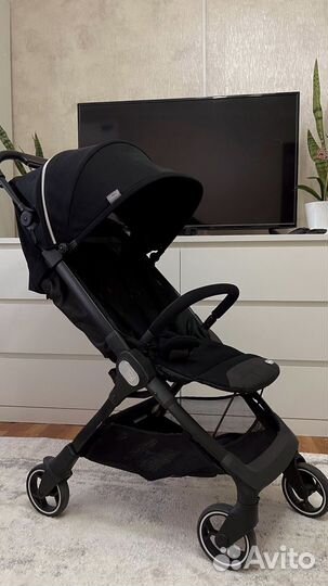 Прогулочная коляска chicco WE black
