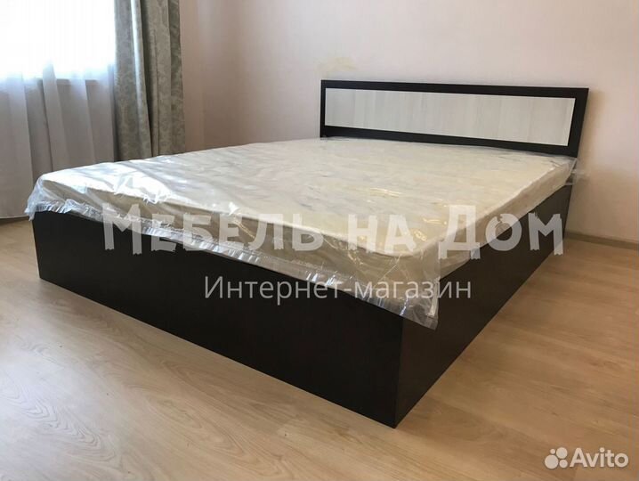 Кровать