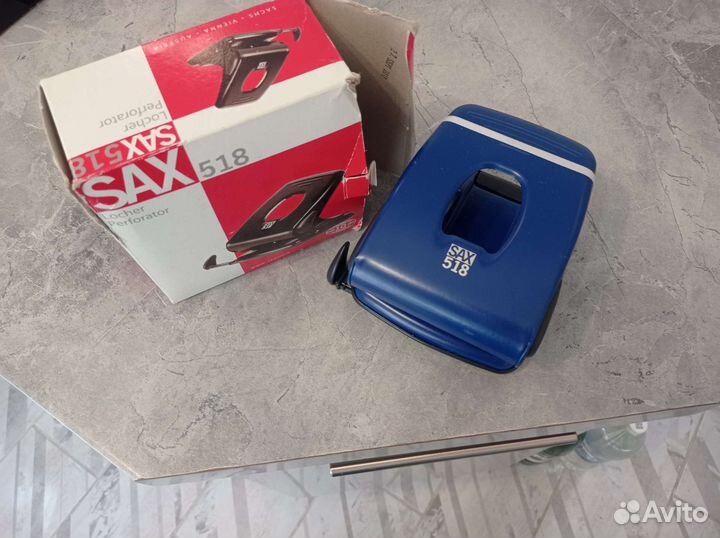 Дырокол SAX518