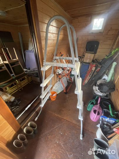 Лесница Intex для карскасных бассейнов