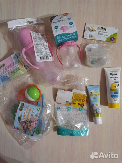 Набор для малыша. Соски, бутылочки, игрушки