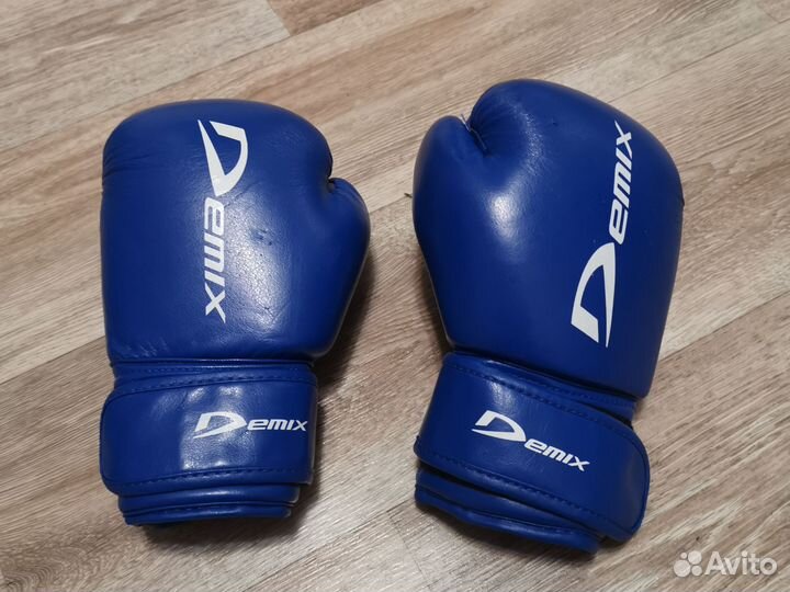 Боксерские перчатки