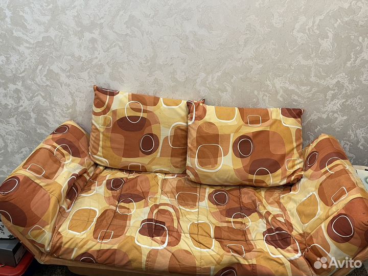 Диван 8 марта б/у