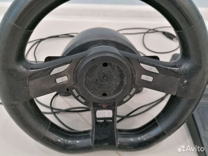 Игровой руль с педалями genius