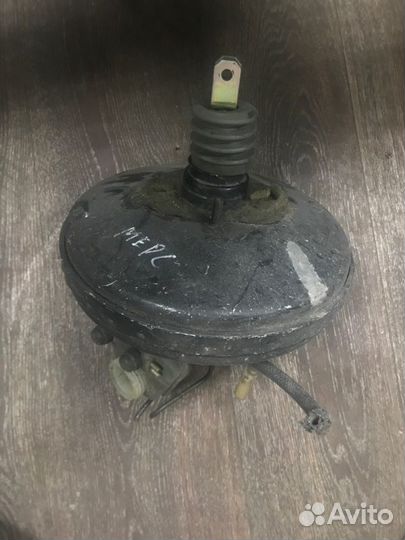 Вакуумный усилитель тормозов Mercedes-Benz E-Class