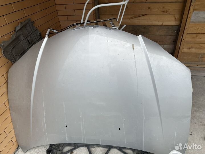 Капот на Mazda Axella bkep