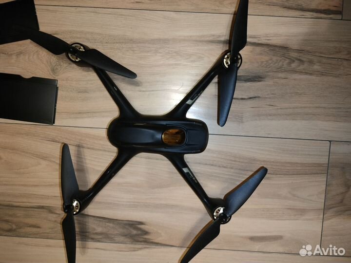 Квадрокоптер hubsan x4 fpv brushless h501s