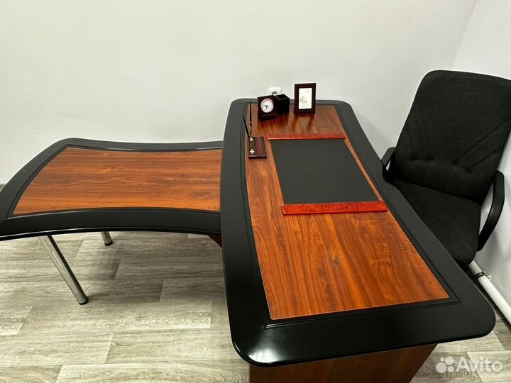 Стол руководителя