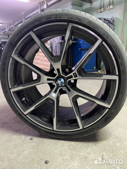 Оригинальные разноширокие диски на BMW 8, G30 R20