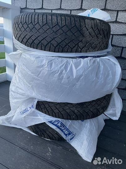 Continental ContiVikingContact 7 215/65 R17