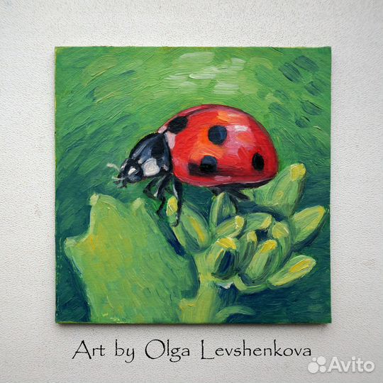 Картина маслом Божья коровка 10х10см. В наличии