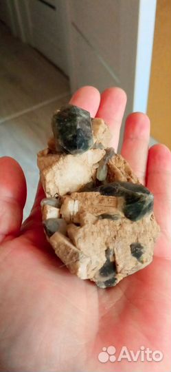 Природные камни, минералы, ракушки и другое