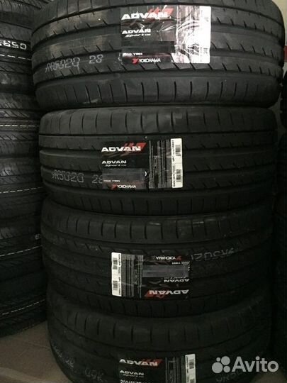 Yokohama Advan Sport V107 255/35 R21 и 285/30 R21