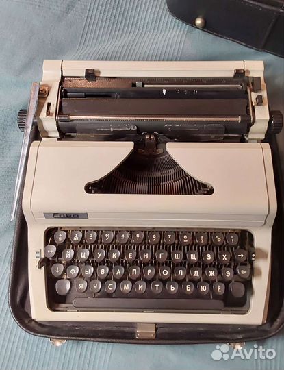 Пишущая машинка erika 105