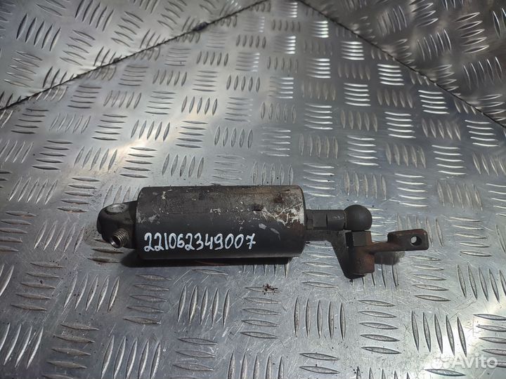 Цилиндр горного тормоза Mercedes-Benz A0001400859