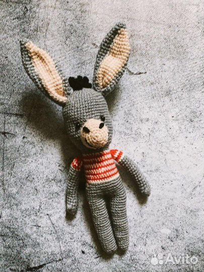 Вязаные игрушки ручной работы «Ослик»
