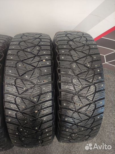 Goodyear Ultra Grip 300 215/65 R16