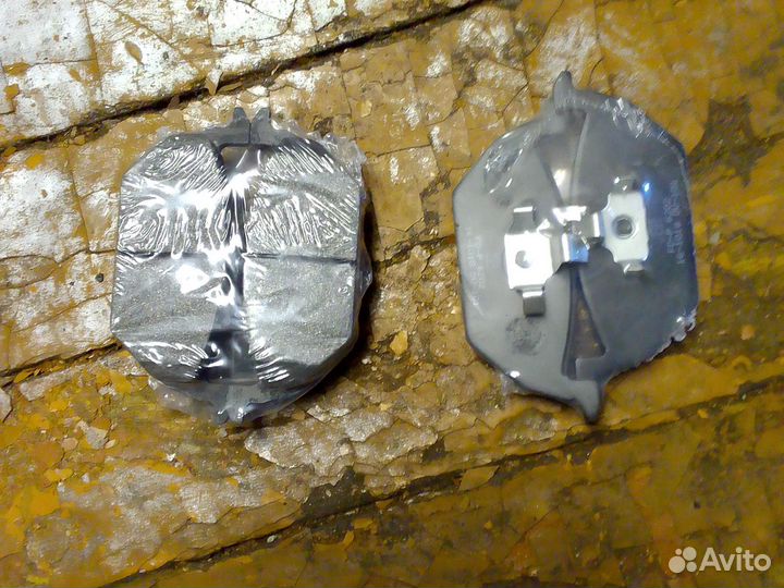 Тормозные колодки передние skoda fabia