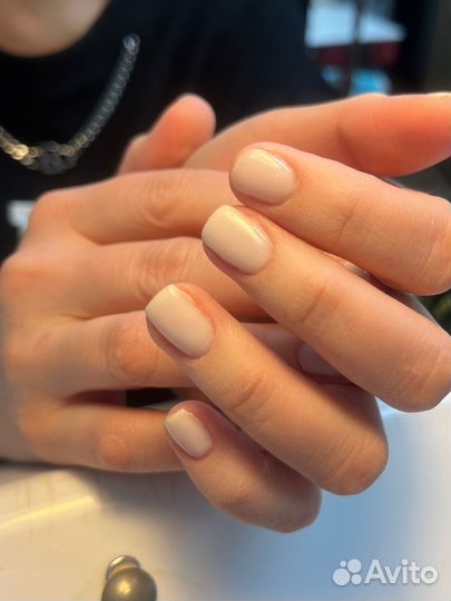 Модель на маникюр