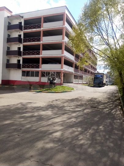 Машиноместо, 16 м²