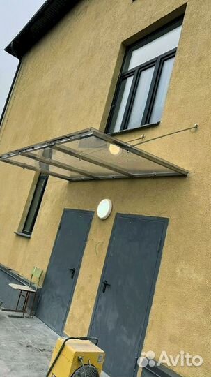 Козырек стеклянный