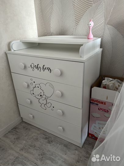 Детская кровать и комод