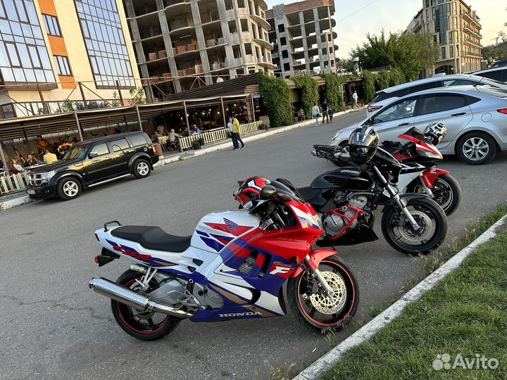 В разборе honda CBR f3