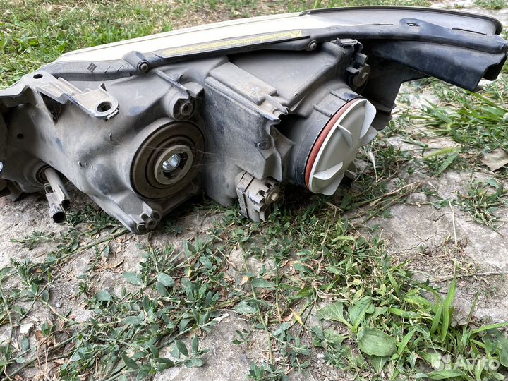Фара правая на toyota camry 50