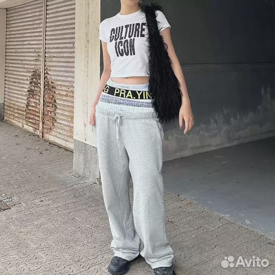 Широкие штаны с трусами как у реперов