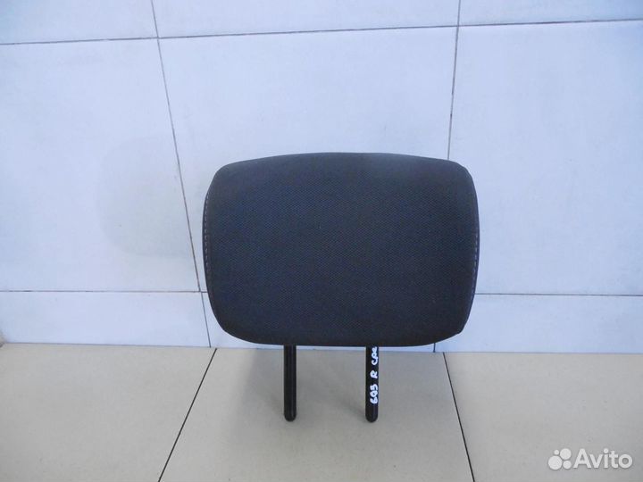 Подголовник Fluence 2010