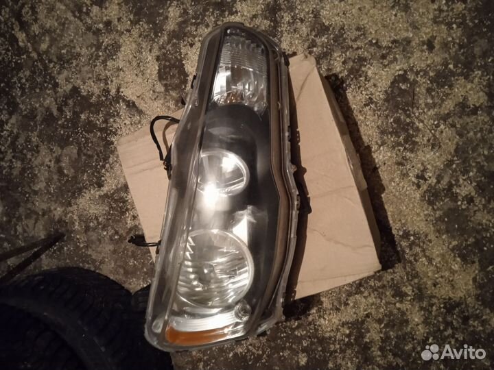 Фара правая mitsubishi lancer 10