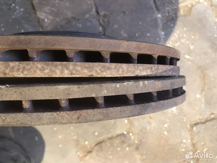 Диск тормозной передний Опель Астра G 5 болтов