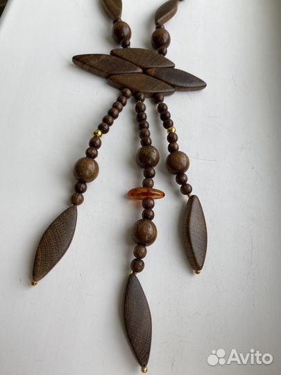 Комплект бижутерии из дерева