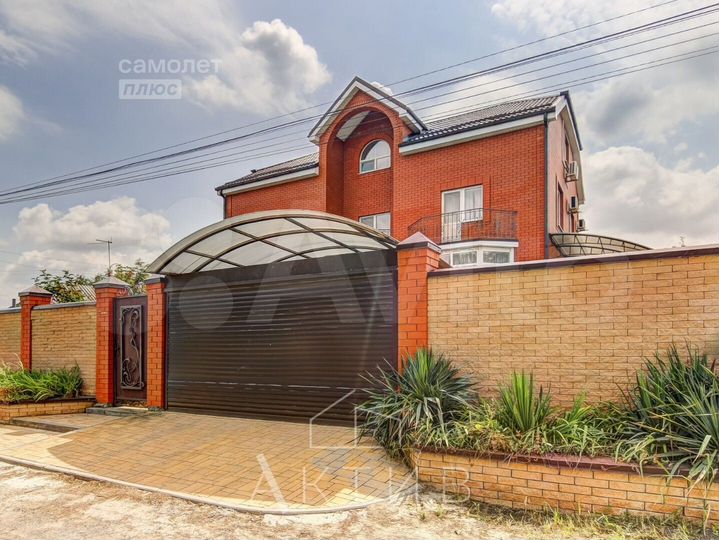 Дом 380 м² на участке 12 сот.