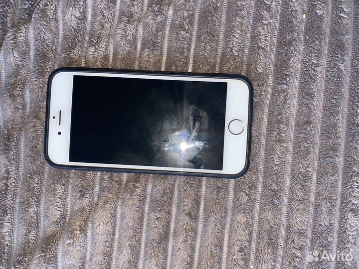 Телефон iPhone 6s