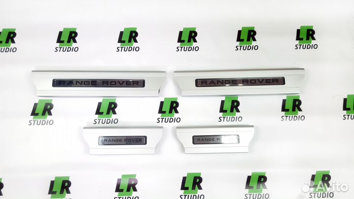 Накладки на пороги Range Rover диодные