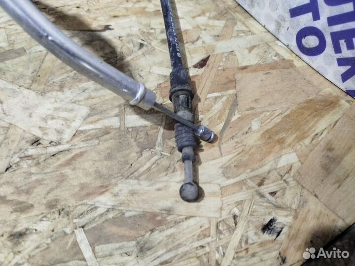 Трос стояночного тормоза Skoda Octavia a5