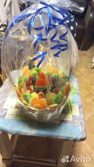 Корзинка с сухофруктами