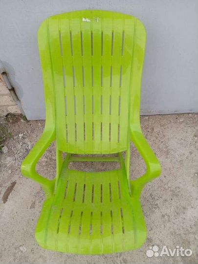 Шезлонг новый