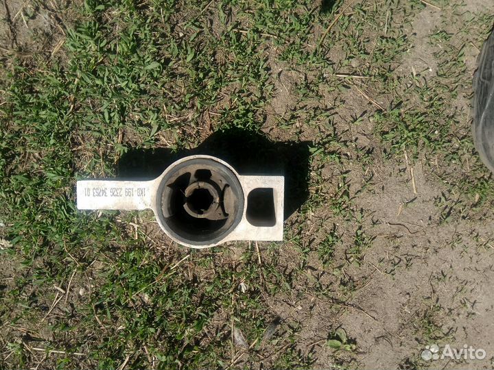 Сайлентблок переднего рычага Skoda Octavia a5