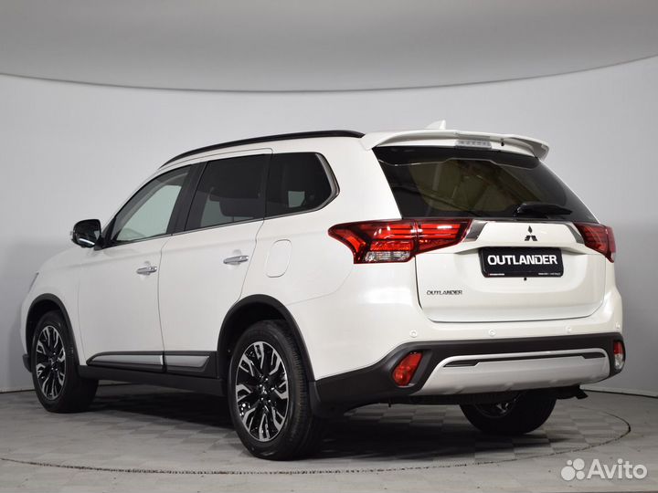Mitsubishi Outlander 2.0 CVT, 2022