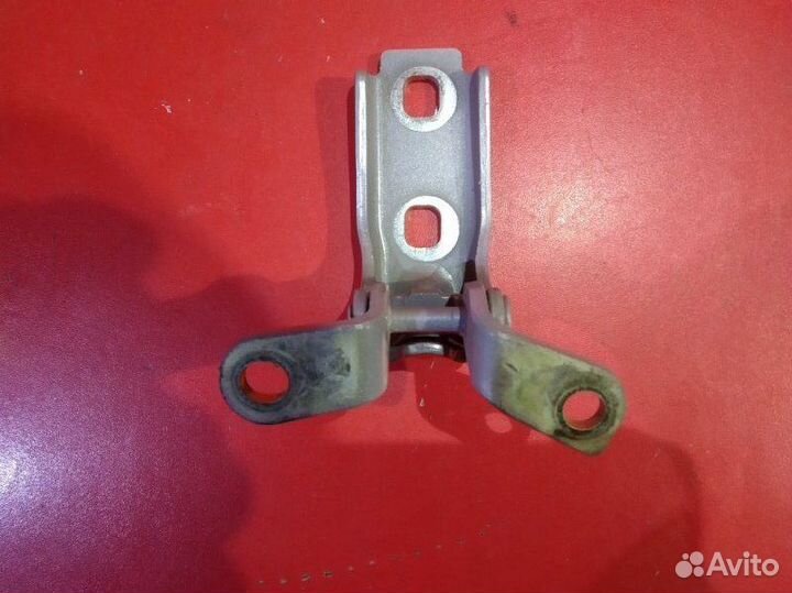Петля двери передняя правая Chevrolet Cruze J305