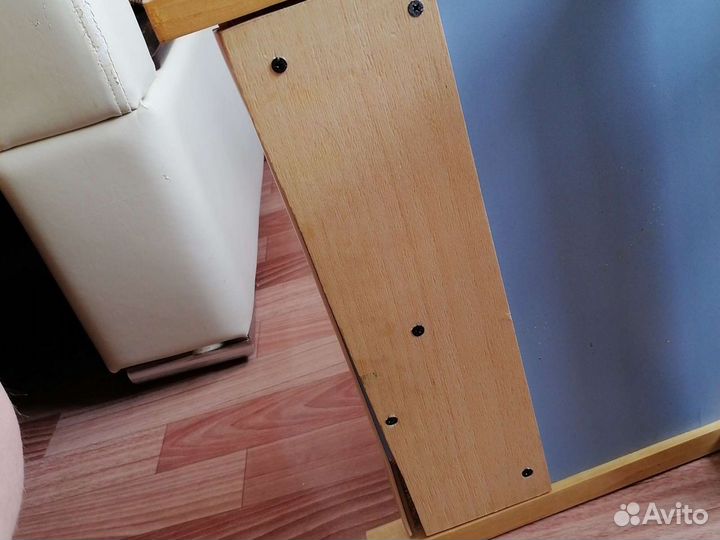 Столик со стульчиком для кормления ребенка