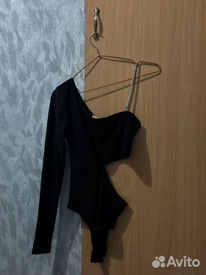 Топ на одно плечо lime