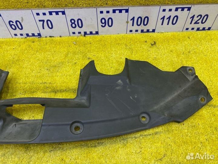 Накладка на телевизор передняя Honda Vezel